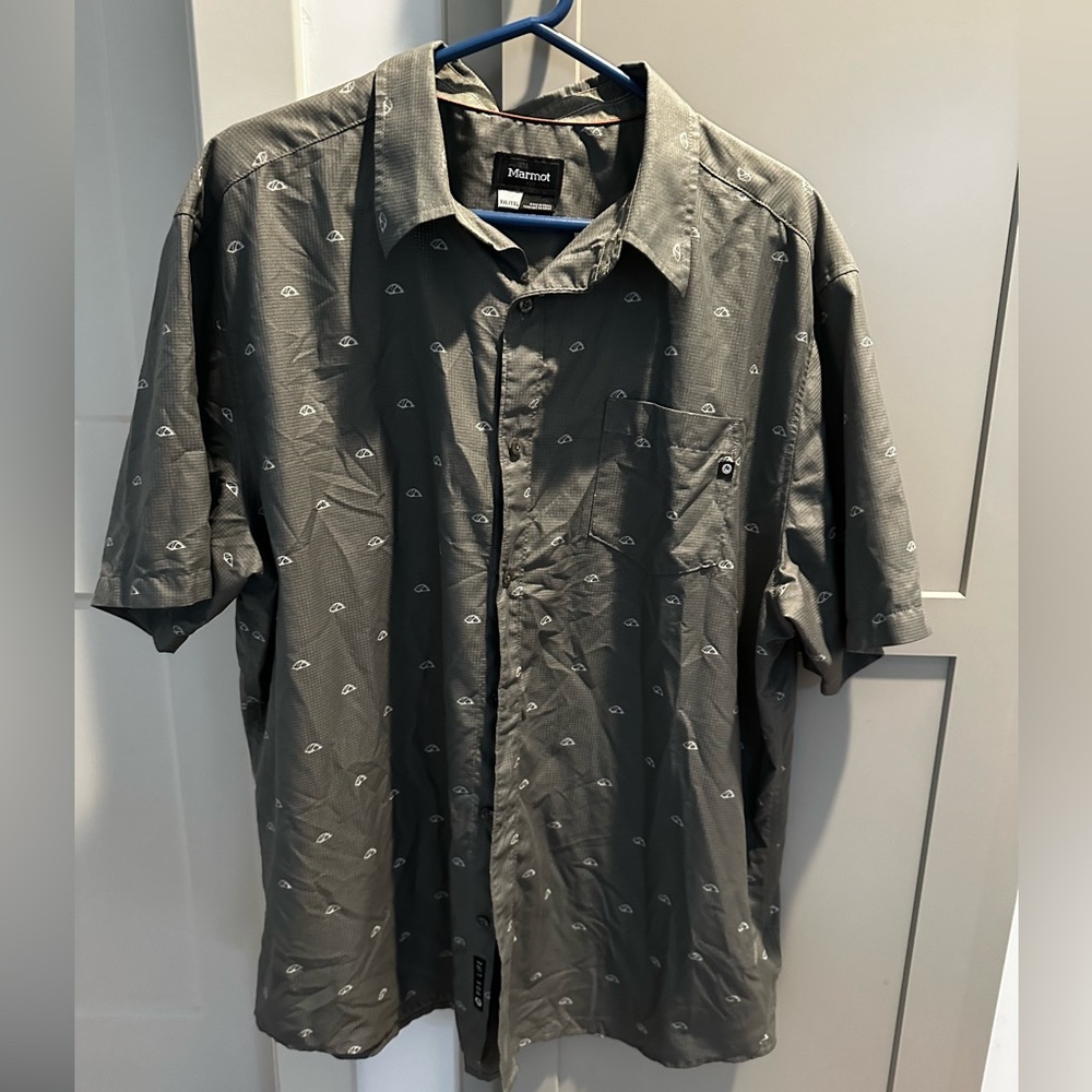 Men’s XXL Marmot shirt